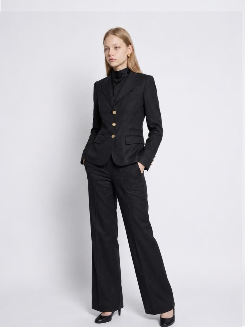 MARCIANO NAVY BLUE STRETCH SUIT SIZE 6 WORN ONCE